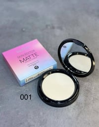 باودر مضغوط مات • تركيبة خفيفة • SPF15