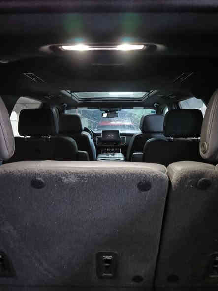 تاهو موديل 2023  ابيض  فئة  Z71  اللمتد  فول للاخير   1/1

وارد امريكي  حادث بسيط بابين سايق والخلف سايق فقط باقي سيارة شلع قلع كفاله من بدي وشاصي ومحرك وكير وكلشي. 

سيارة جديدة جدا ماشية ٤٤ الف كيلو فقط حقيقي. 

محرك كاديلاك ٦٢٠٠ cc    كير ١٠ نمر.  كفالة من البرغي  . 

صدر تبريد تايرات  تخم جبلي  جواها  . ارقام و سنوية وهزة كله جديد  بسمي تحويل مباشر بسم مشتري. 

اخوان السيارة للبيع فقط   واذا اكو مراوس سيارة حك ١٠٠ او ١٢٠ اراوس لان محتاج نقد.... سعر سيارة   ٤٨٠ ورقة. وبيها مجال

متوازي على بيع  وبيها مجال للشراي  ..... 

اسف على اطالة  . 

مكاني بغداد الدورة  . ***********    واتساب متوفر. 

رجائا بلا كسر بحلال مسلم اخوان  كل تفاصيل مذكورة. 

مع جزيل الشكر
