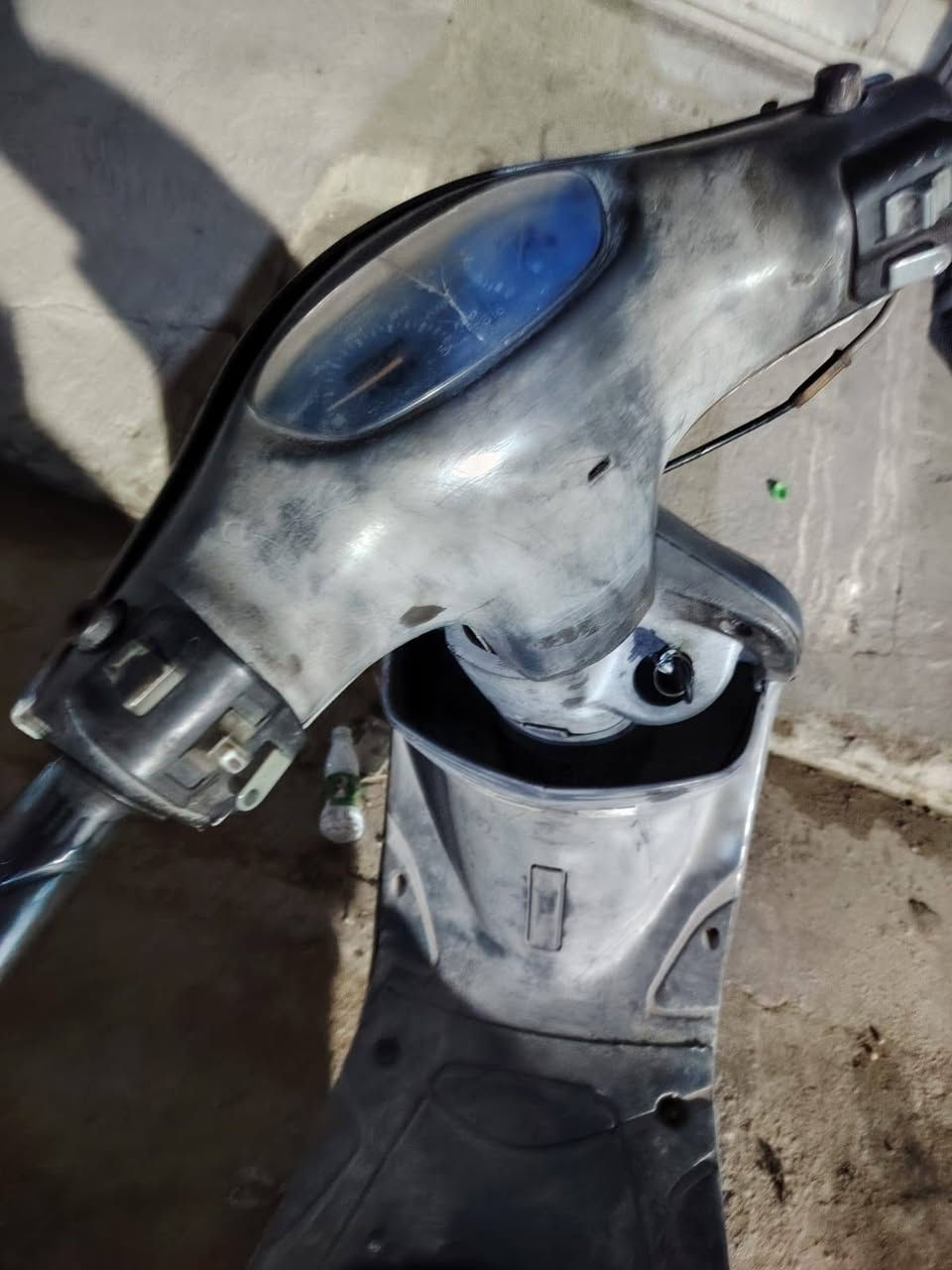 سلام عليكم دراجة منغولي شوفت عينكم عوزهة ترتيبات عل لايتات قفل صندوك دبل امامي كابريتر كلج امامي صوت خفيف على هاي الوضعية كوم حديد اطيك ياهة شغالة ٣٢٥ وبيهة مجال عنوان بغداد مدينة الصدر ***********
