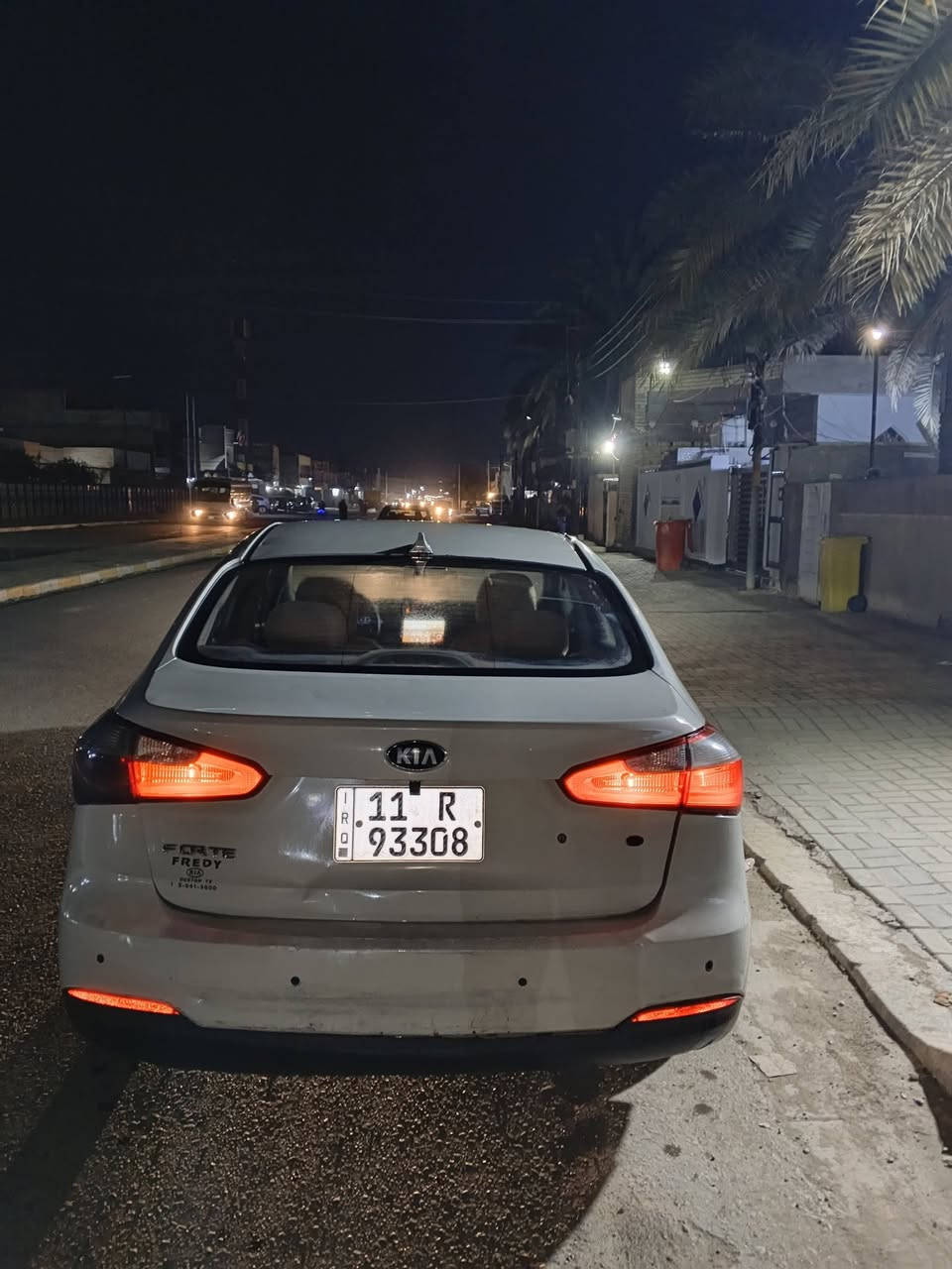 السلام عليكم حبايب كيه فورتي 2015 وارد امريكي حادثه جاملغ خلفي وصندوق خلفي عكس السايق بيه صفحه عكس السايق صبغ ومعجبون وبيه طخطخات ومناطق حالوب خفيفه البجم كبس حادثه خلفي فقط مال امريكا بدون دواخل السياره مكينه كير صدر كله جديد تخم تاير جديد مكينه والكير قبل شهر شادهن حاويه السياره جاهزه للاخير من كل النواحي ومابيه نقص ابد مكانه بغداد السعر 107 وبيه مجال حبايب المو شراي ويكسر بحلال العالم ليخابرني رجاءا كلشي اكو بالسوك  للاتصال بي واتساب ***********
