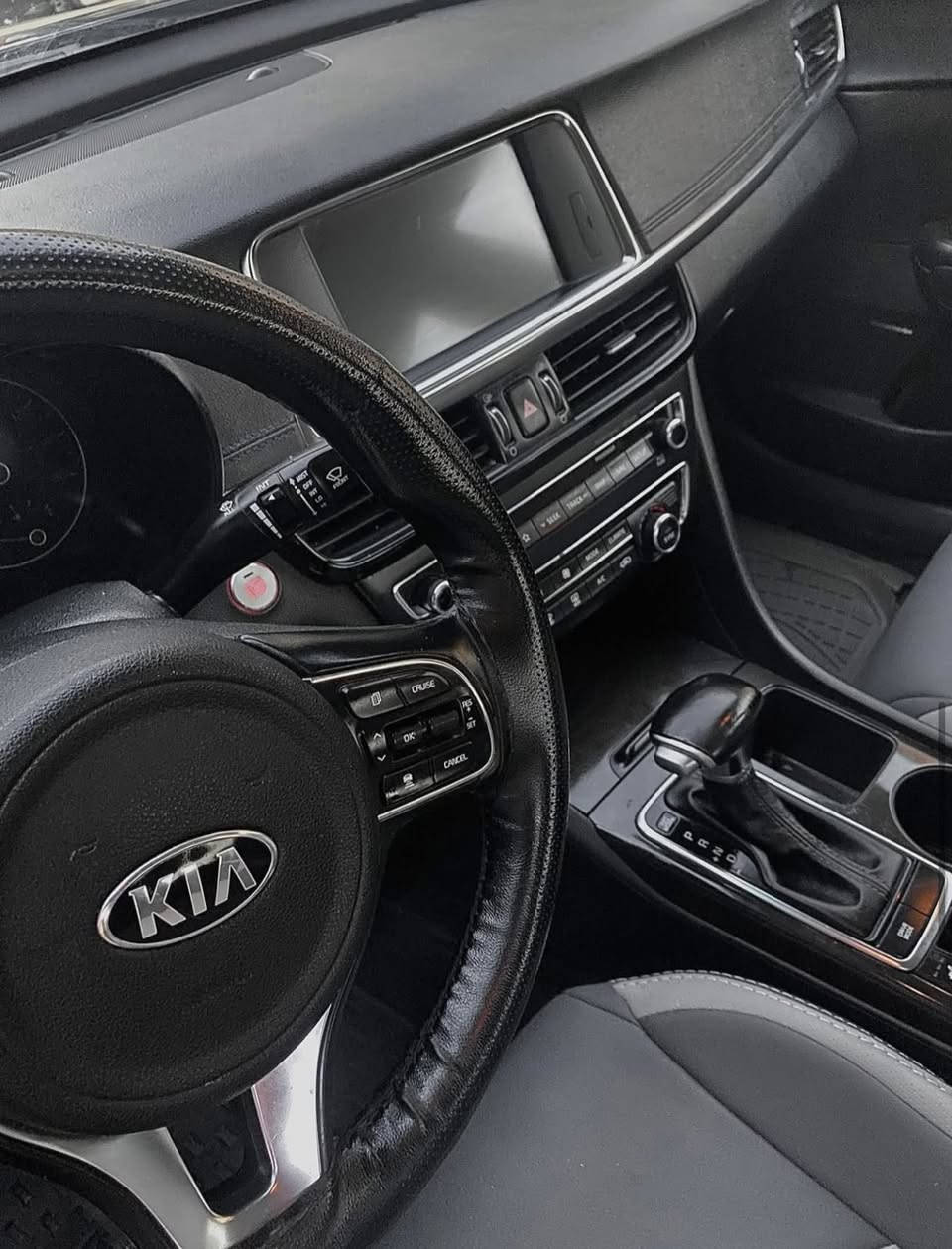 كيا اوبتما 2018 . EX
رقم اربيل الجديد (شبه مميز) باسمي سنوية هزة كلها جديدة 

فول مواصفات السيارة 1/1 

-بانوراما قطعتين ثلاث طكات
-بصمه تشغيل بصمه أبواب + صندوق بصمه  
-شاشه كبيره لمس + خرائط بلادي
-نضام ابل كار بلي واندرويد اوتو 
-كامره دواره خلفيه 
-سايد بريك بصمه كهربائي
-نضام اوتو هولد بصمة وتوقف ذاتي
-حساس خلفي بلادي 
-رادارات خلفي أمامي جانبي
-تبريد بيانو شاشه قطعتين امامي خلفي 
-فول تحكم ستيرن جهتين
-تحديد مسار + رادار مانع تصادم ( قيادة ذاتيه)
-كشنات جلد اسود بلادي مدوشمهة فوكا جلد درجة اولى
-كشنات الامامي كهرباء و٣ وضعيات خزن ميموري
-شاشه أعطال بالدشبول
-تبريد وتدفئة بالكشنات الاماميه 
-ويل بلادي قياس 18 شادله تخم تاير نكسن جديد ٢٠٢٥
-اربع وضعيات قياده ايكو وسبورت وسمارت وكومفورت
-نظام ترحيب +يدات نيكل اضائه ترحيب عند الاقتراب
-لد أمامي نهاري 
-تطعيم صاج جوزي طوخ بدواخل السيارة 
-مري جانبي شفط + ترحيب تنفتح عند الاقتراب 
-لايت زنون عالي ناصي بلادي قوي جداً 
-كشاف زنون بلادي 
-بكلايت لد بلادي وصندوق ذكي يفتح عند الاقتراب 
-سستم 9 سماعات ودمام مضخم صوت خلفي بلادي ماركة harman&kardon صوت يخبل 

السيارة وارد امريكي (كلين تايتل)
بدون حادث بدون صبغ بدون ايرباك 
تفحص وين متحب وصور امريكا موجودة
كير محرك كهربائيات كلها كفالة 
مكينه  2400 GDI جداً نشطه وناعمه عل بلاد 
بانزين فقط محسن ودهن وصيانه دورية بشركة كيا  
ماشية ١١٥ الف السيارة استخدام شخصي كله محسن ودهن شركة
السعر : $160 
للاستفسار : ***********
