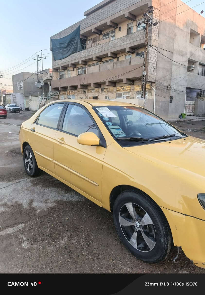 ( بيع مستعجل بيع مستعجل). 
سلام عليكم للبيع سبكترا موديل 2009 وارد أمريكي ضررها الدوسه فقط تبريد ثلج تخم تاير كير محرك خير من الله شاشه جديده رقم الانبار مشروع وطني بسمي السياره مكينه 2000 كير مكينة صدر امامي خلفي كله جديد. 
المكان / ديالى بعقوبه 
السعر / (65وبيه مجال بسيط). 
الرقم الاول / ( ***********).
الرقم الثاني / ( ***********).
