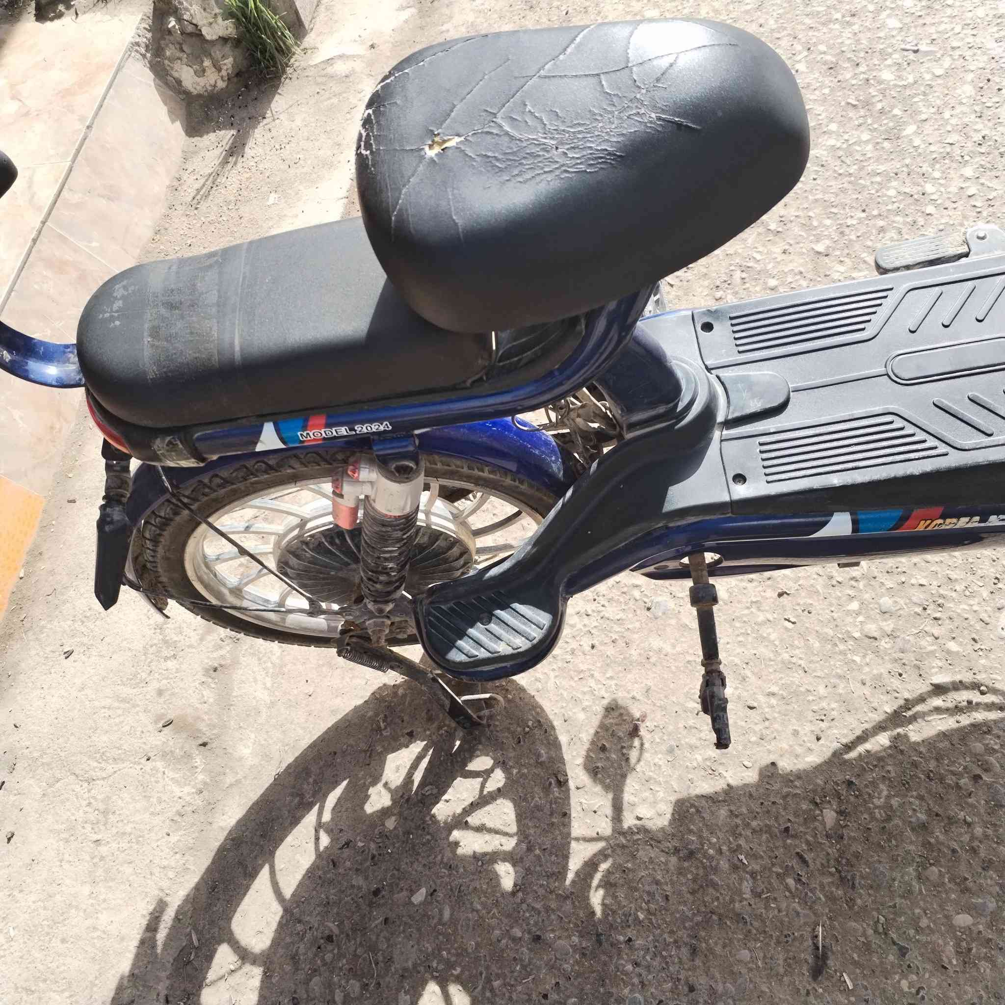 سلام عليكم بايسكل شحن 5 بطاريات مابي اي شي سعر 220 بي مجال عنوان ديالى بعقوبه ***********
