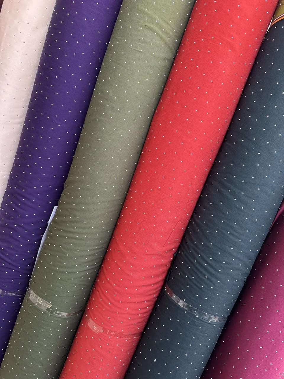 السلام عليكم 
ارقى انواع الكشمير الكابوي الاصلي 
سعر القطعه 7000 فقط 
العنوان / بغداد الامين الثانيه شارع الارامل 
*********** توجد خدمة توصيل
