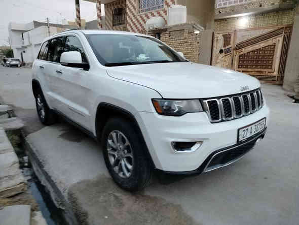 Jeep Cherokee Limited
مواصفات واضحة جاهزة ونضيفة وناعمة 
ضرر جاملغ وبنيد بدون دواخل وقطع اصلي
هزة جديدة  موديل 14 مرمز 22   سعر 185$ 

***********  /  

***********
