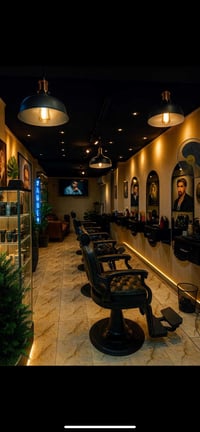 صالون • شارع السنانر • محتاج حلاقين