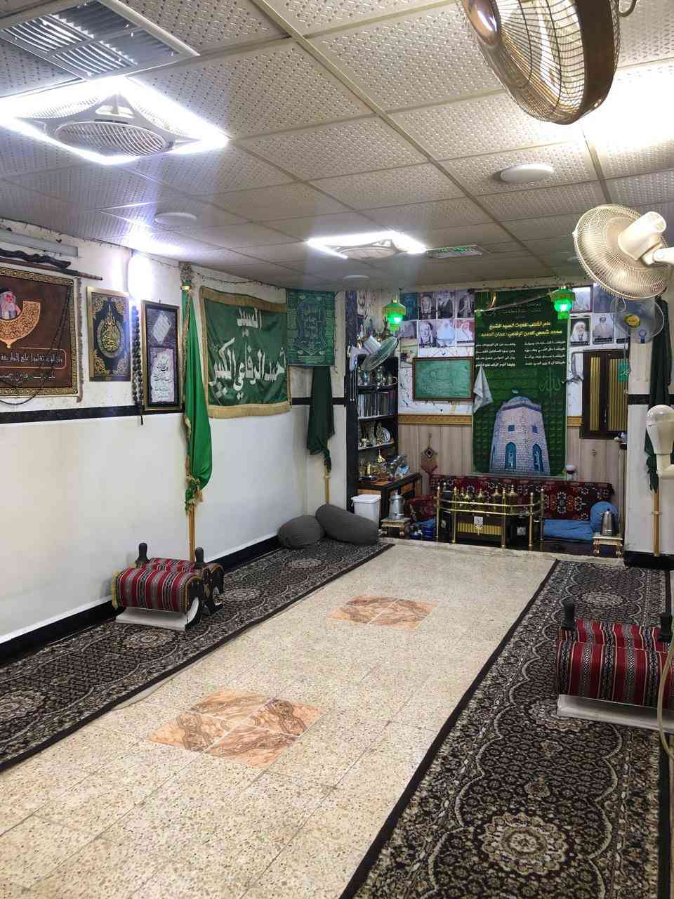 بعد التحية والسلام

دار للبيع طابقين ٢٩٠ متر ركن طابو صرف
يتكون الدار ط الأرضي
كراج يسع سيارتان + مضيف معزول  حرف L ١٤ متر مع المشتملات
كراج يسع سيارتين داخل البيت استقبال + غرفة نوم
+ مطبغ حار وبارد

طابق الثاني
٣ غرف نوم و ملحق + صحيات
البيت بناء قديم  نضيف جداً
خدمات فوول  قريب مدرسه

الموقع كركوك واحد حزيران
سايدين مول النخيل قرب مخزن ليث خلف التجاري

للاستفسار اكثر
هواتف ***********
المكتب *********** #اومراجعة_مكتب_سند_للعقار
