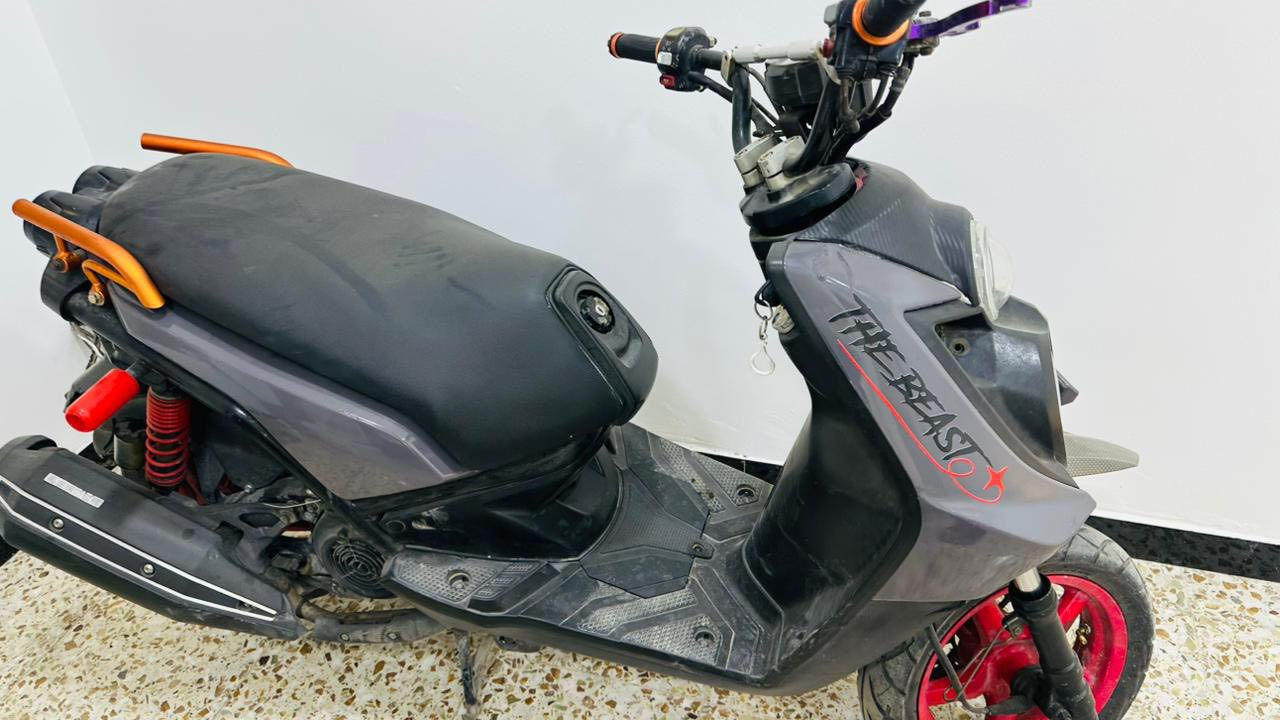 لسلام عليكم 

جبلي للبيع دراجه مكفوله لون احمر مغلفه جماليه الدراجه نضيفه حيل شاهد الله الصور تشهد وبلواقع احلى من الصور الدراجه كفاله عامله سعر مليون وبيها مجال بسيط حك الجيه مستعجل ع البيعه بسبب ضرف مادي مكاني بغداد العبيدي *********** للاستفسار اتصال ع الرقم
