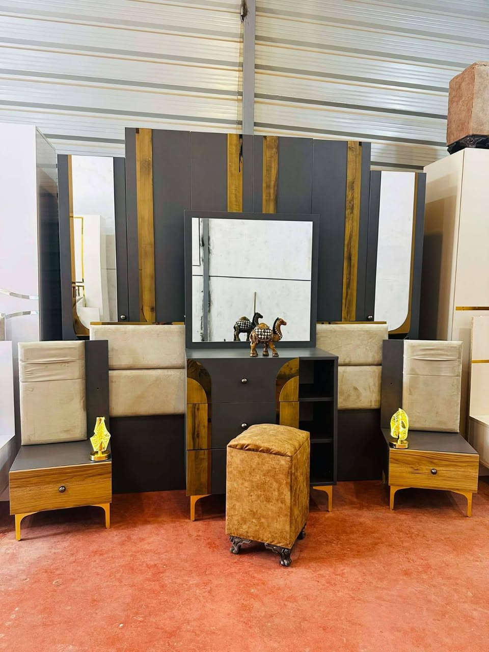 غرفه نوم تركي مستخدم 6قطع نضافه فوللل🇹🇷
#نضام هيدروليك ب525مع الشد والنقل داخل بغداد 🇹🇷
يوجد انواع الغرف خاص 🇹🇷


**إذا كنت صاحب هذا الإعلان وتريد حذفه لأي سبب، رجاءا أرسل رسالة إلى الدعم الفني**