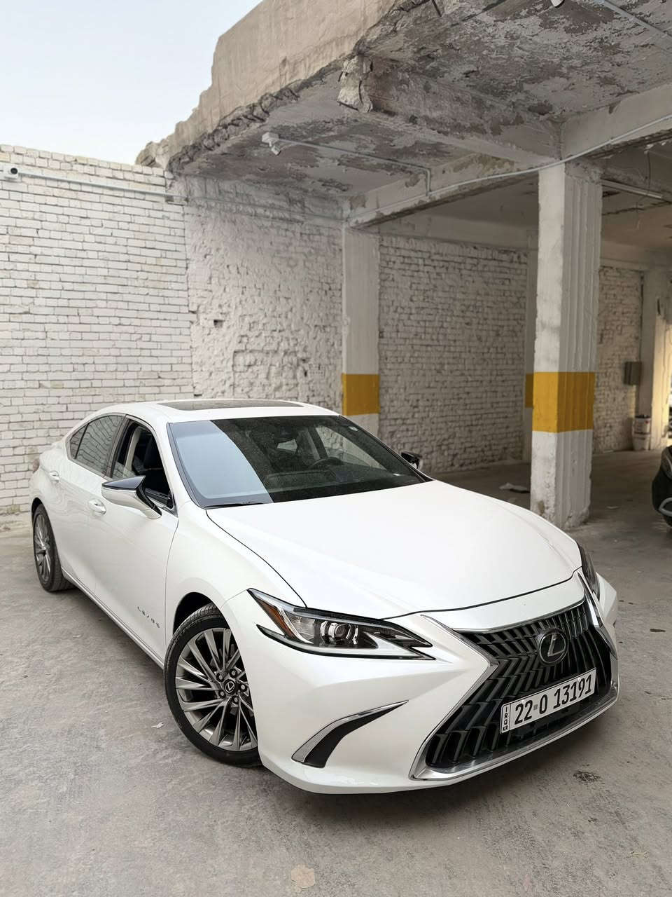 سلام عليكم
لكزس ES350
2023
لون ابيض لؤلؤي 
السياره كلها كبس كلين 
داخل سيرفس شركه ساز
محرك 3.5🚀
ماشيه 36k
كلين تايتل بيها اصبعين بارد فقط 
فتحة سقف
حساس 360
كشنات ثنين كهرباء 
تبريد قطعتين 
مستشعر وقوف 
مانع انحذار عن الطريق 
توقف ذاتي عند الاقتراب من سياره
ثلاث وضعيات قياده 
نقطه عمياء
ليد داخلي كل السياره
اوتو هولد 
مغلفة ppf الدعامية الأمامية والمازدات والمري 
***********
السعر 370
