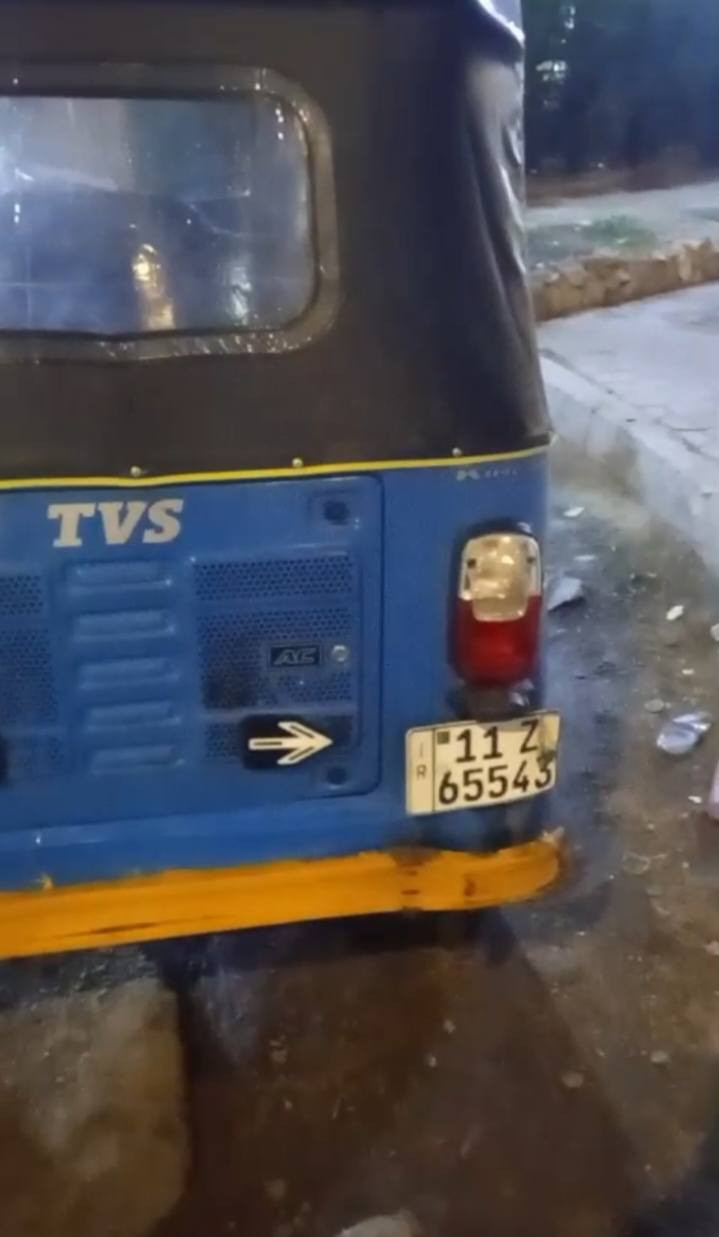 تكتك للبيع موديل 22رقم وسنويه تحويل ثاني يوم رقم انكليزي 
7ونص بيها مجال بسيط الاتصال ع الرقم***********
