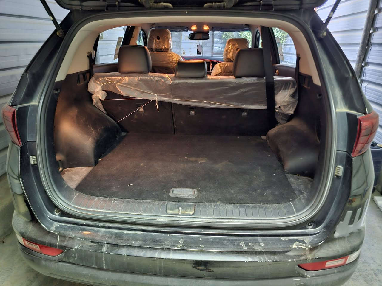 سبورتاج 2017 اصل  رقم انبار  مواصفات EX نص فول بصمة بصمة ابواب شاشة ابل كاربلي داخل جلد ملكي اسود مثبت سرعة مكينة GDI معلاية بدون دوانز كير ومكينة خير من الله صدرها خير من الله تبريد ثلاجة تدفأ ماشية 84 الف ميل فقط حادث امريكآ باب خلف السائق وربع جاملغ خلفي *********** مكانها الانبار عامرية الفلوجة سعرها 145$ وبيها مجال
