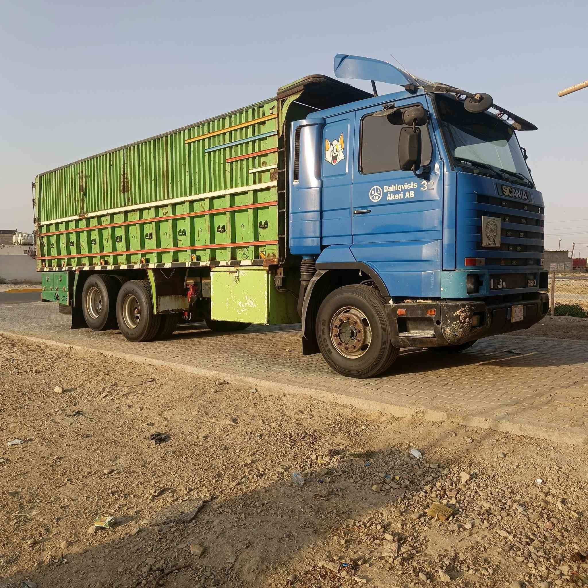 سلام عليكم سياره البيع سكانيا بطه موديل 1996 سياره جاهزه الشغل سياره جديده تخم تاير حته السبيرات بيها بخار قليل قماره وشاصي قطره مال صبغ ما بيهن سياره سحال كير, 3*3 سياره من معنى كلمة سعر سياره 250وبيها مجال قليل الستفسار*********** عند، راعي السياره ورجاهن لحد يطبلي خاص تره مو أبو سياره
