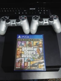 بلي ستيشن 4 للبيع او مراوس بحاسبة أو لابتوب مستخدم يدات 2 مساحه التخزي...