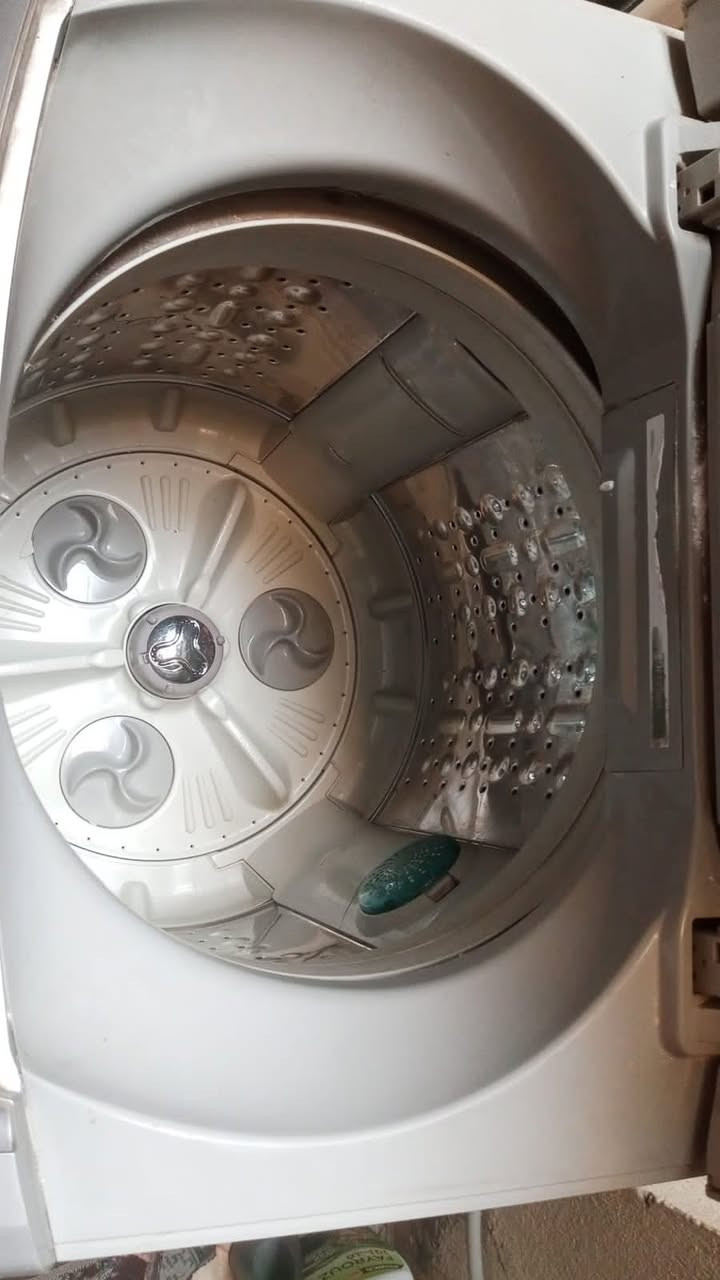 غساله اوتو ال جي ٢٠ كيلو فلاتر ٢ باب اول مكان مشتل معلمين للاستفسار *********** سعر ٢٠٠ وبيه مجال قليل
