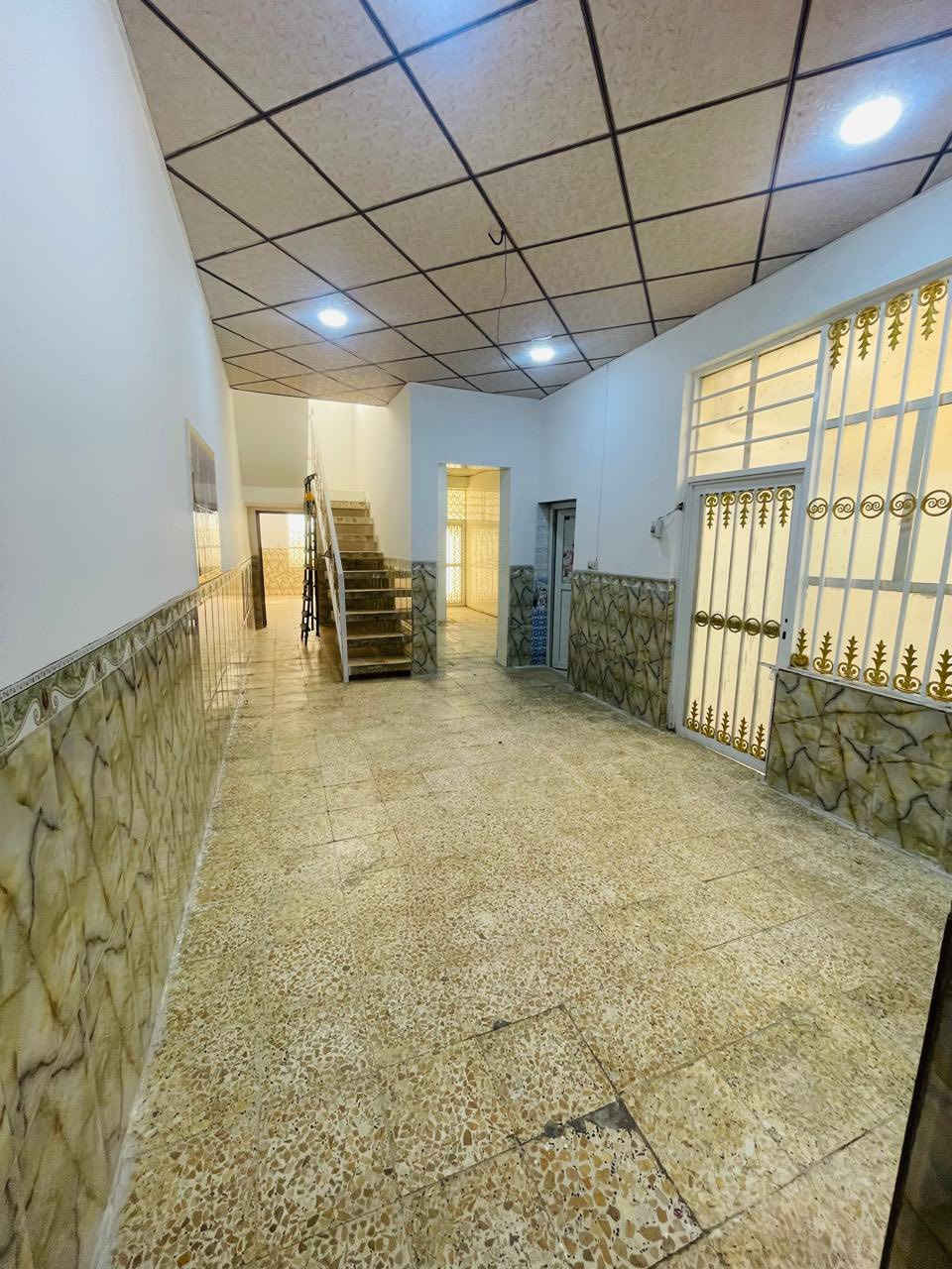 دار للبيع  
المساحه  100 متر صب كونكريت طابق واحد 
غرفه وصاله ومطبخ واستقبال وصحيات داخليه وخارجيه وطارمه السعر 110 
رقم العقار حي ميسان قطاع  79 الشريط للاستفسار الاتصال على الرقم التآلي الكوفي للوساطة العقاريه ***********
