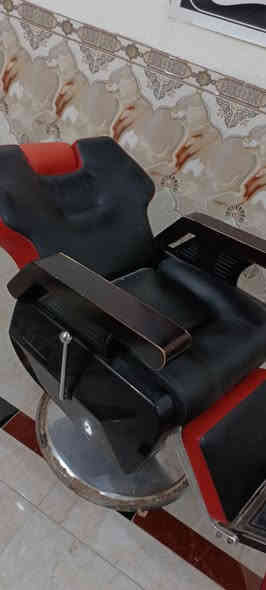 كرسي شبح باله الاصلي
كرسي شبح حلاقة للبيع  سعر 275 بي مجال بسيط 
 ***********
