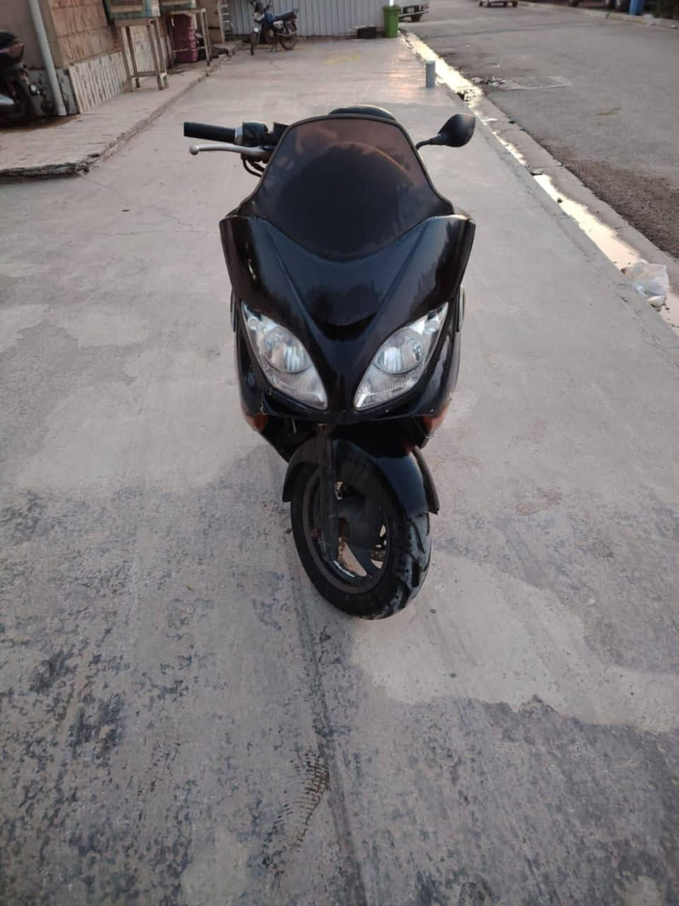 سلام عليكم شباب البيع فورزه 08 كير ملغي كلجات جدد اصليات شلعه ومعدل مكينه مكفوله من تبخير ونتقيص ونضوح كهربائياته كلها شغاله باتري جديد زوج تايرات جديد والكشر نضيف شوفت عينك دراجه تركتها فتره وحاليا تشتغل بس تخربط الرون يصير واحد ونوب ينزل تدريجيا وتطفه ابيعلك هل موجود السعر(450) شراي يتصل واني بخدمته(***********) مكاني بغداد جسر ديالى الجديد كرغولية
