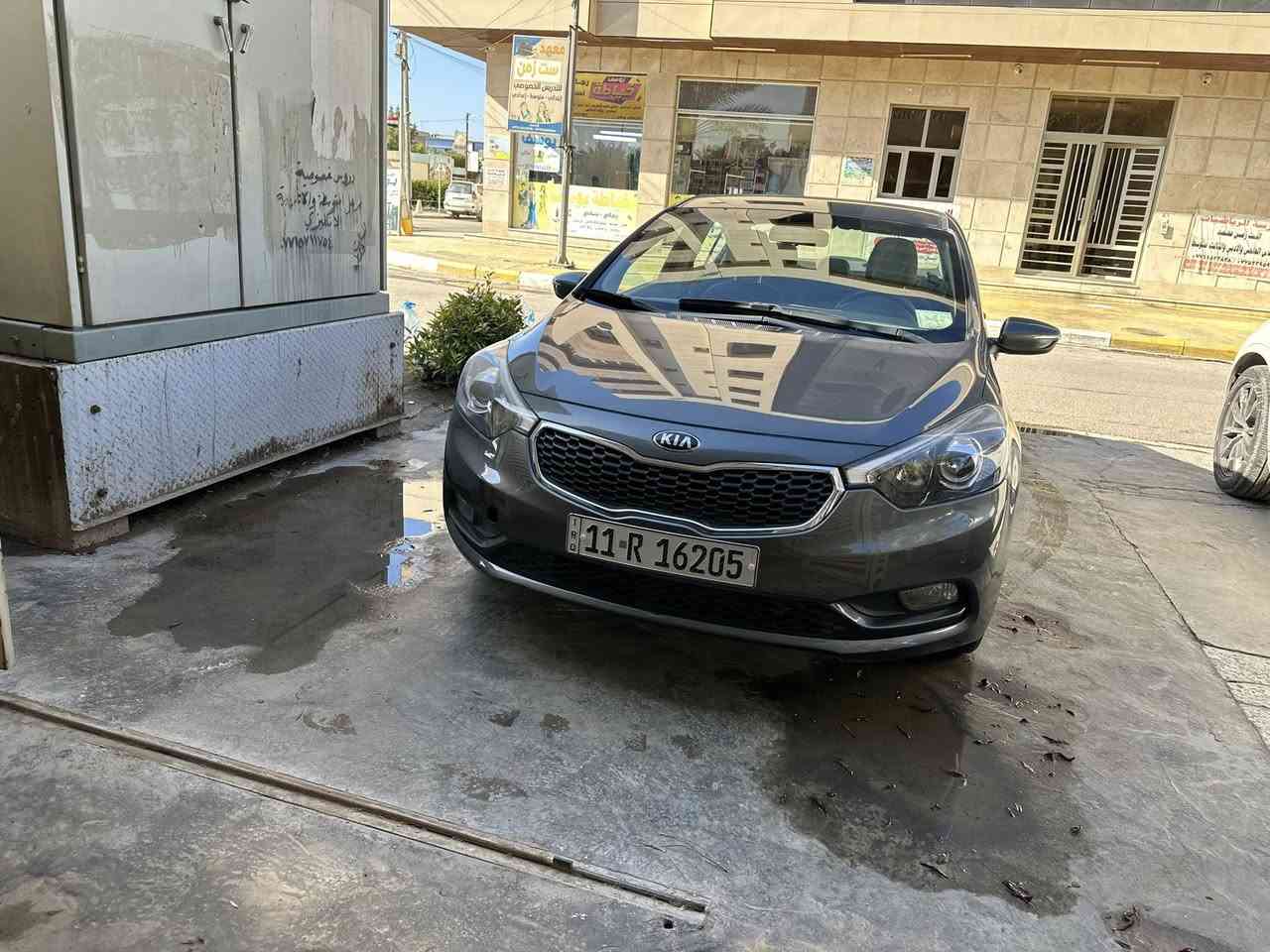 السلام عليكم اخوان عندي كيا سيراتو خليجي وكالة الدولية موديل ٢٠١٣ شكل ٢٠١٤ استلام الشركة محرك ١٦٠٠ لايتات لدات امامي خلفي مري شفط تحكم استيرن ٣ وضعيات سبورت واقتصادي ومريح 
السيارة ماشية ٣١٠٠٠الف كيلو فقط صالنصة رياضي السيارة بدون صبغ بدون بارد حت دعاميات شرط سنوية جديدة رقم جديد السيارة كلشي شركة حت الجامة بدون فطر شركة بلادي  السعر ١٣٥ مكان السيارة زيونة رقم صاحب السيارة *********** مراسلة ع الواتس فقط الاجابة
