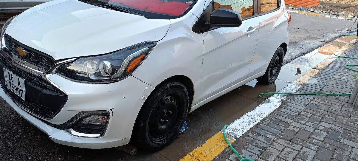 سبارك موديل 22 ابيض رقم إنكليزي ماشيه 20الف مكاني ديوانيه حادث بنيد فقط وبيها بارد قليل السياره مكينه كير تبريد حداديه كله جديد جاهزه وخير من الله ***********
