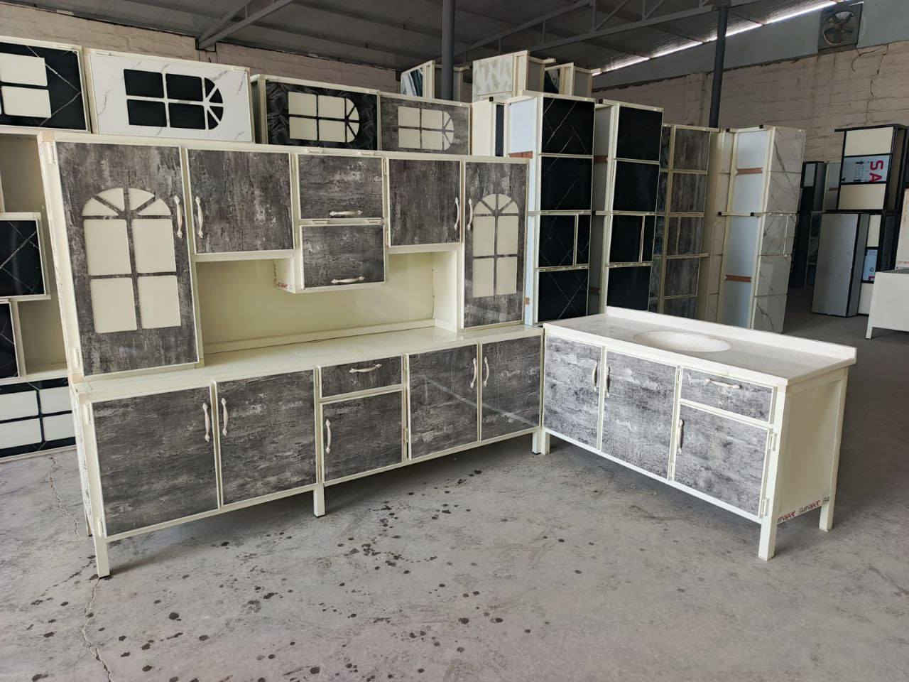 كاونتر المنيوم مترين ونص وسنك مترونص مرمر السعر 380الف للحجز واتساب  ***********
