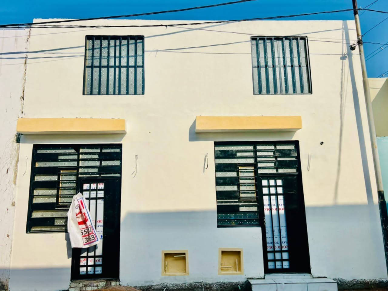 يعلن مكتب  العراق عامود 289
بيت 50متر للبيع بلاش 😯😯
 
بناء حديث وشغل كله درجه اوله 
بناء طابوك وساس وصقف صب مسلح 
يحتوي على غرفه وصاله ومطبخ وحمات داخل  
السعر 21 مليون وبي مجال 
للستفسار ‏‪***********
#العنوان النجف الاشرف مقابل ملحق قرية الغدير 

‏‪***********
