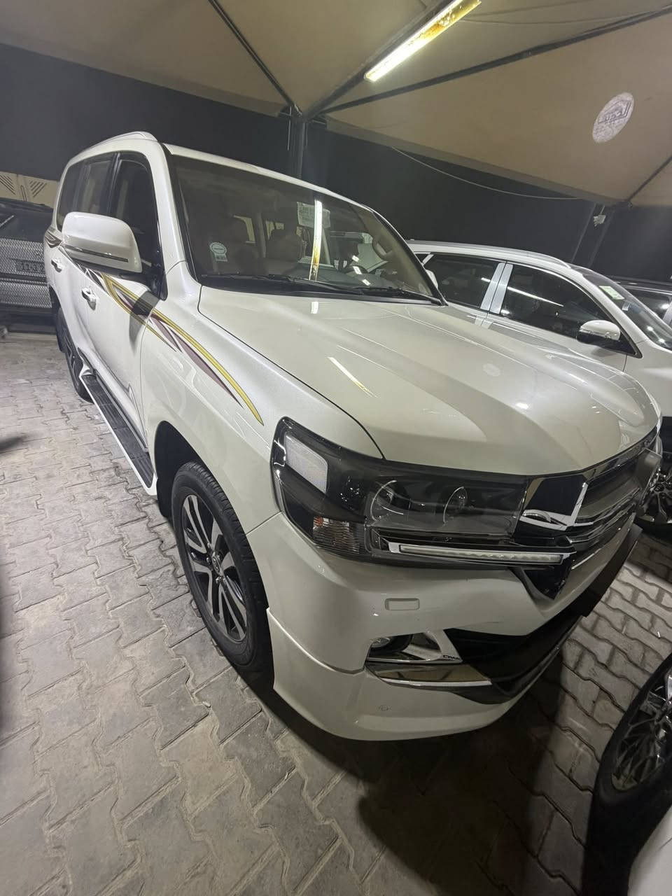 لاندكروز 2019 بريم اصل رقم بغداد
السياره من 2020 يمنا ماشيه 90.000 km حقيقي مكان السياره كربلاء 
السعر 56.000$
***********
