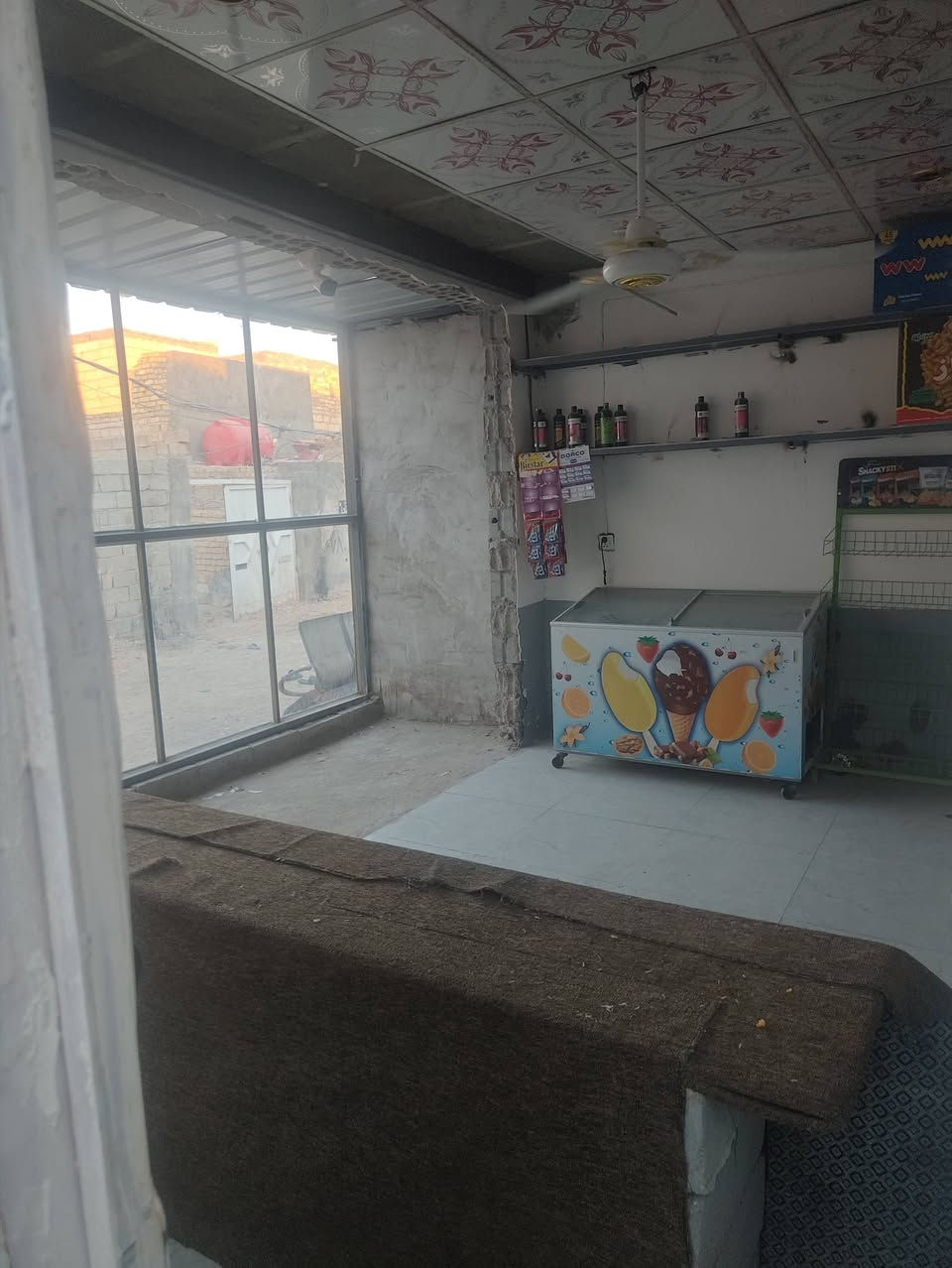 بيت طابو زراعي عنوان شارع شيوخ مساحه 100 متر مربع سند 25 غرفه ومطبخ وصاله وتخاريج مشمول بتطويب بيت سعر 27 بيت بي محل الشراي تصال عله هذا رقم مامتواجد عله الفيس ***********
