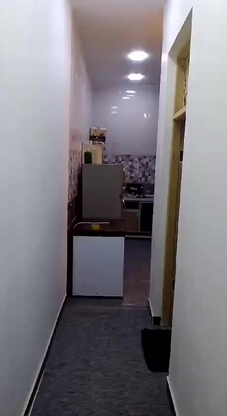 السلام عليكم لدينا بيت البيع مساحه 50متر شعله - دوانم -خلف السجه شارع ابو الدوش رقم الهاتف (***********).(***********)
