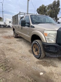 فورد ٣٥٠ • موديل ٢٠١٢ • بنزين/غاز