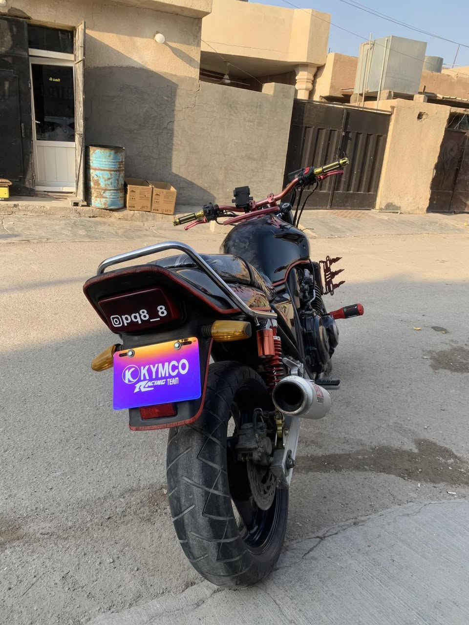 سلام عليكم من رخصه ادمن الحلوه لبيع نوع لدراجه CB400دراجه مكفوله من كلشي اوراق موجوده سعرها 13ومجال كلش قليل مكان لدراجه صلاح لدين تكريت الراقب بل شراء يتصل ***********
