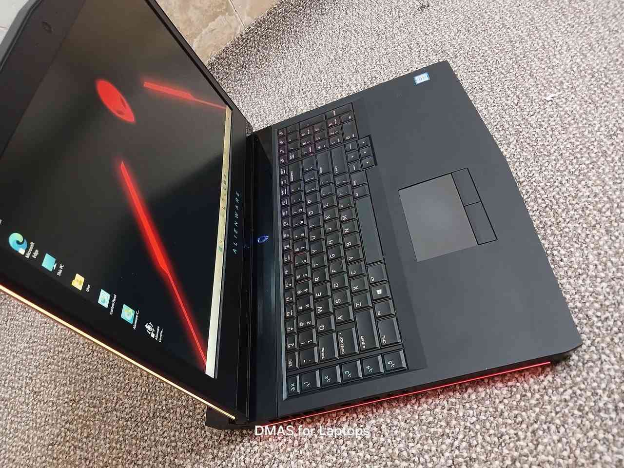 لابتوب مستعمل نظيف
شاشة كبيرة و مواصفات حلو

السعر 695 الف ثابت قفل

لابتوب Dell Alienware 17 R5 گيمينگ مستعمل
شاشة 17.1 إنج QHD (2K) 120Hz
كرت شاشة GTX 1080 8GB خارجي
اقوی كرت شاشة خارجي من فئة GTX
رام 16GB DDR4
معالج i7-8750H جيل ثامن
1TB HDD + 500GB NVMe
شاحن 330 واط
 کیبورد فول RGB 
ملاحظة: ما عندي أقساط وما أسوي تبديل رجاءً.
الموقع: أربيل
للتواصل: *********** واتساب
