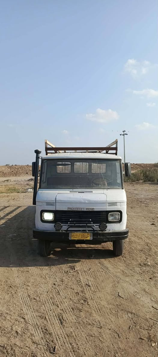 سلام عليكم سياره خرسه مارسدس للبيع تخم تاير حداديه جديده كير ومكينه صلاح الدين لا بخار ولا تنقيص كهربائيات كله شغاله سياره جاهزه دوشمه جديده  رقم نينوه شراي يتصل وبي خير ويدلل عنوان واسط الكوت ***********
