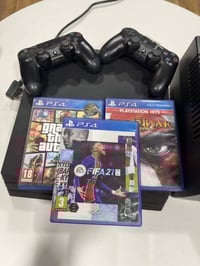 بلي 4 برو 1 تيرا  اون لاين جهاز كامل و نضيف كلش  + 3 اقراص + يدات 2 + ...