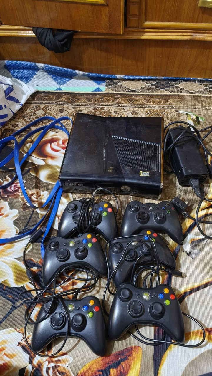سلام عليكم بلي إكس بوكس 360 طافيه بي كارت شاشه اعتقد ويه يدات 6 كلهن شغالات مكاني كربلاء *********** سعر مناسب اتصل ودتلل
