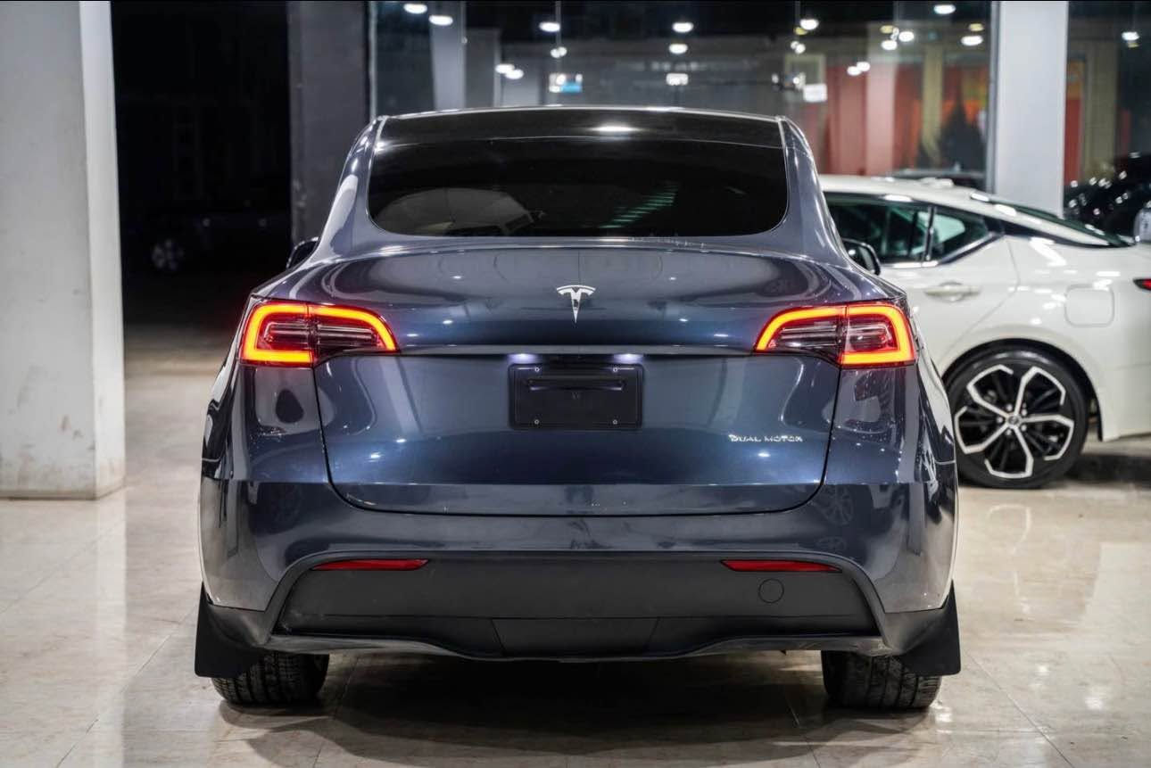 Tesla model Y Dual Motor 
Model:2023
Condition: one part
Horse power: 400 HP
Torque: 500 N.M

تێسلا مۆدێل Y دواڵ مۆتۆڕ لۆنگ ڕەینج
مۆدێل: ٢٠٢٣ 
بەس بۆنیت سبوغە بێ ژۆرێ بێ ئێرباگ زۆر خەفیفە
هێزی ٤٠٠ هۆرسپاوەر بە تۆڕکی ٥٠٠ دواڵ مۆتۆڕە
ماوەی ڕۆشتوو: ٣١ هەزار میل
ڕەقەم هەولێرە و هەزەو سەنەوی نوێیە 
ڕەقەم تەلەفۆن: ***********

تیسلا مودیل Y دوال موتور لونگ رینج
مودیل: ٢٠٢٣ سیارە بیها بس بونید سبغ بدون دواخل بدون ارباگ دعم خفیفە جدا
قوة السیارة هي ٤٠٠ حصان و تورق ٥٠٠
سافر ٣١ الف میل سیارة رقم اربیل هزە و سنوی جدیدە
رقم هاتف: *********** أربيل, العراق
