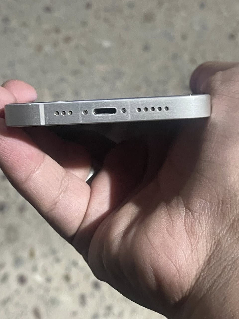 📱🔥 للبيع iPhone 13 (عادي) 🔥📱
🤍 اللون: أبيض
💾 الذاكرة: 128GB
🔋 صحة البطارية: 91%
📶 دبل سيم كارت (مو تك سيم) انتبه ⚠️
✨ فول نضافة، بدون شخط أو كسر
📦 بدون ملحقات

💰 السعر: 500 وبي مجال للجادين

📍 الموقع: بغداد - الزعفرانية

📞 للتواصل:
***********

🚨 جهاز نظيف جداً وجاهز للاستخدام
⚡ فرصة ممتازة بسعر مناسب
🍎
