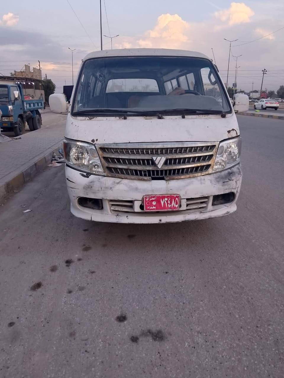 سلام عليكم فتون للبيع سعره ٢٠ كير ومحرك ونجي 
البدي نضيف وبلادي شوفت عينك ودواخله كذالك راعيه موجود يريد أمداور عليه غرمات مليون ونص 
مكان النجف ‭٠٧٨١ ٠٨٤ ٧٢٦٤‬
