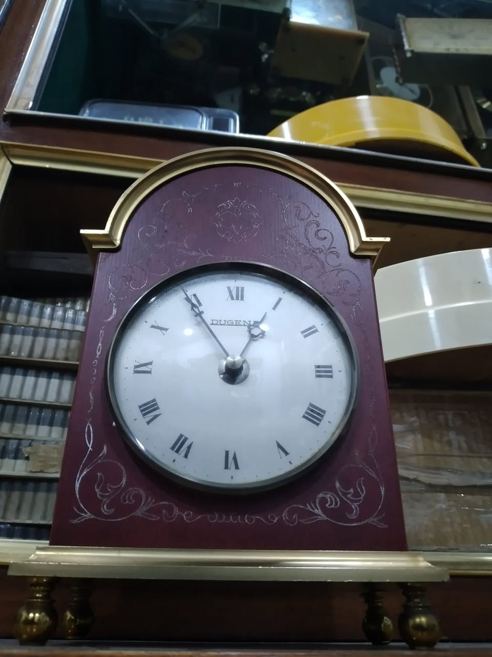 ساعة منضديه ألماني باتري وسط
المكان موصل                ***********
