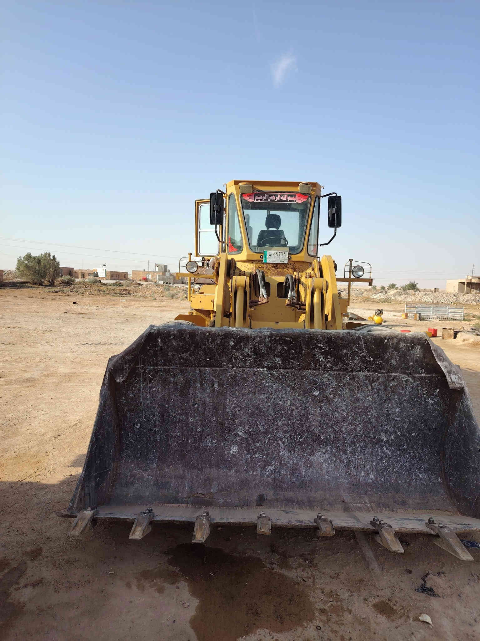 للبيع شفل 80 موديل 85 مكينه نضيفه جاهزه ع شغل 
رقم بغداد الماني سنويه عضم عاج بسمي 
بها صبغ قليل فقط جب وصفاحيات جاهزه كهربائيات ابريك 
گير وتركم مجفت جديد سعر 155$ الرمادي ناحيه الوفاء ***********4
