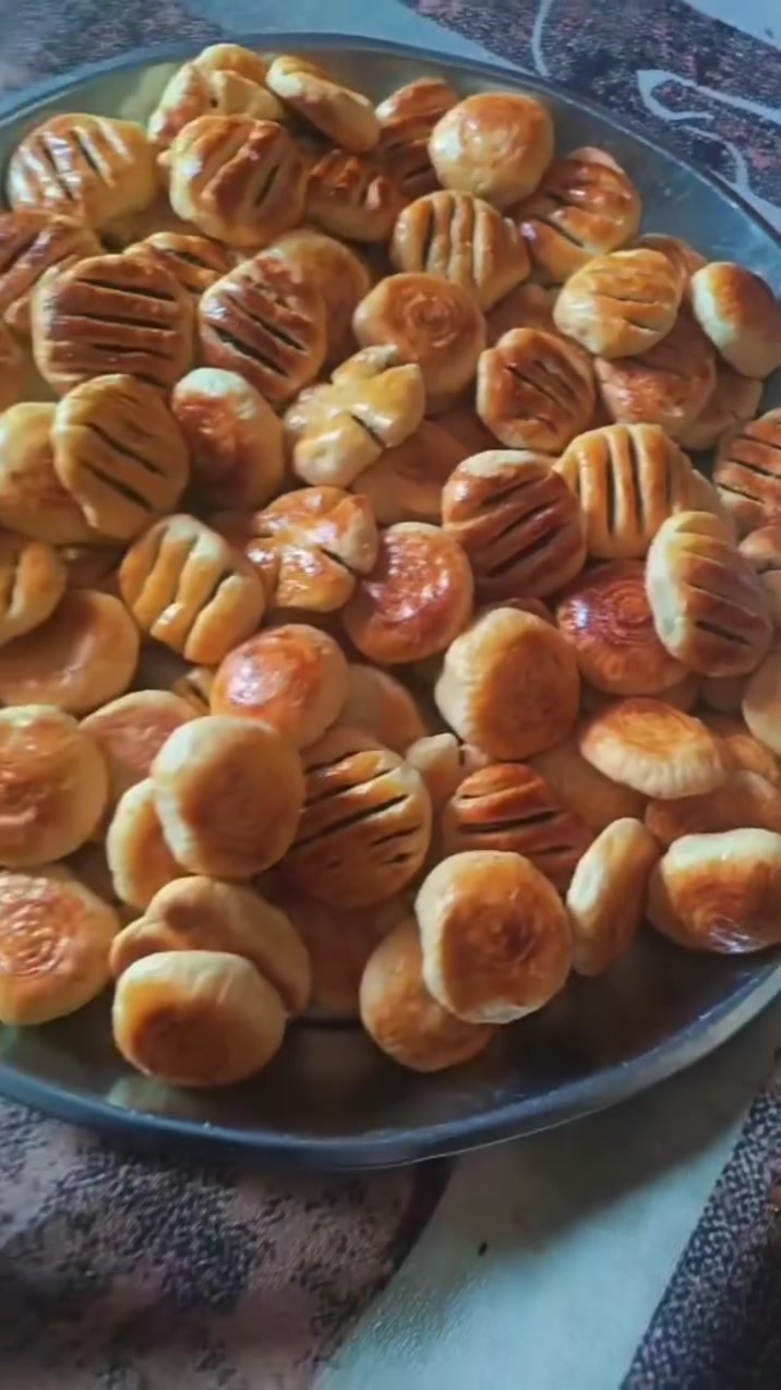 كليجه حار وهش باقي ٣كيلوات كيلو ٥٠٠٠  اكو اليريده يجي خاص او يتصل *********** عنوان خانقين بانميل واكو توصيل داخل خانقين رحم الله والدي اليرفع المنشوره
