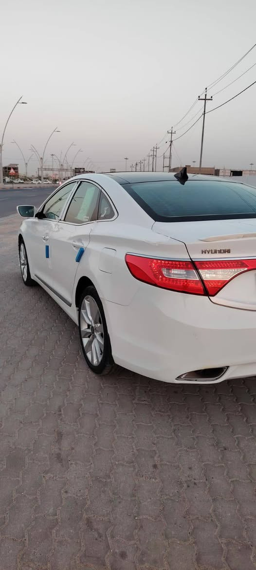 للبيع هونداي ازيره فول موصفات سياره كفاله عامه من كلشي سنويه مجدده مديل ٢٠١٤ مكان سياره البصره لامن داخلي اني مكلف بالنشر تصل على رقم وتدلل وبيه مجال بالسعر سياره خليجي كفاله من كلشي 
*********** البصرة, العراق
