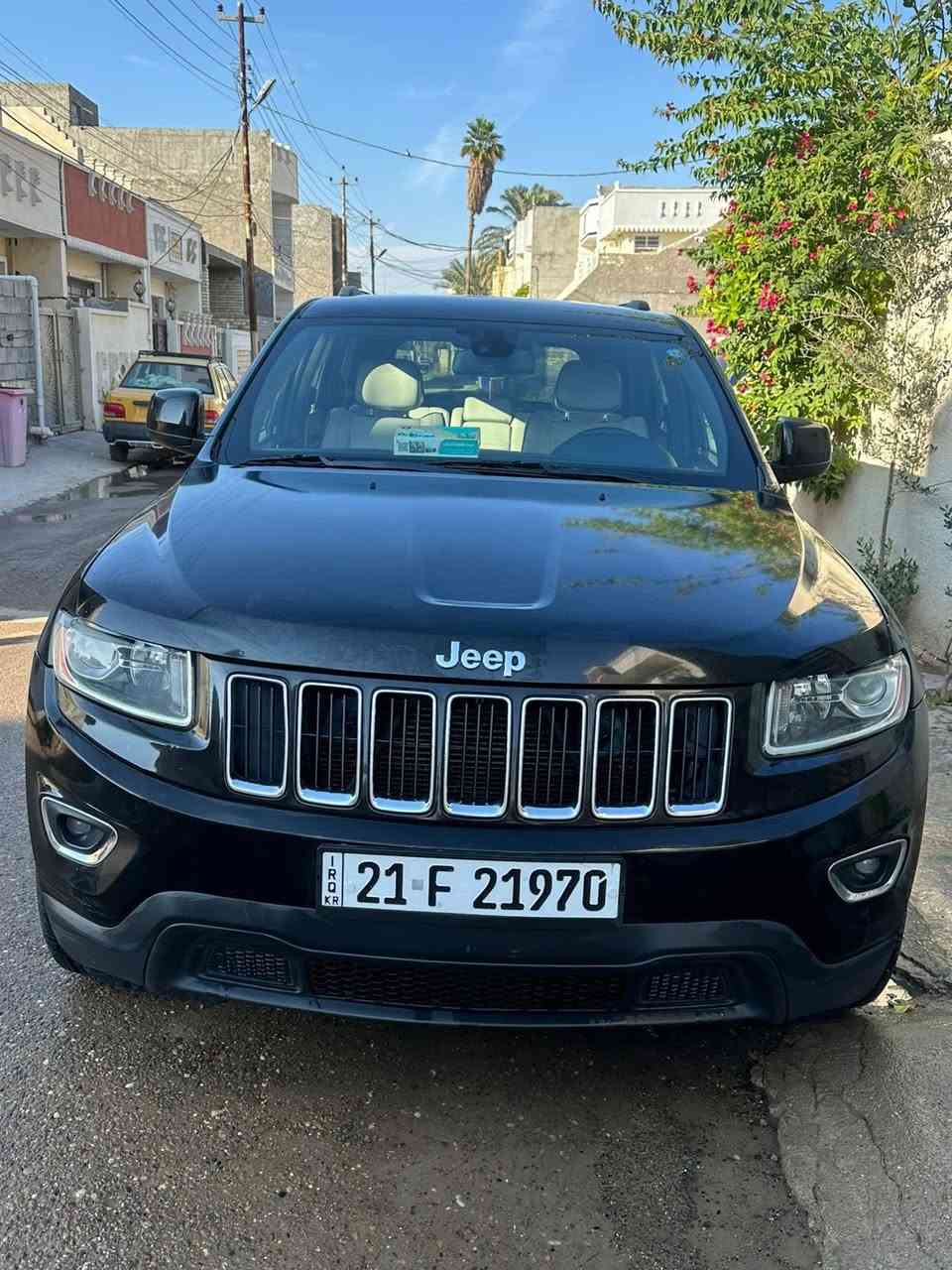 السلام عليكم ..
مكلف بالنشر ..

جيب لاريدو موديل 2016
كلين رقمها سليمانيه
 نص فول السعر 185 وبيها مجال 
مكان السيارة بغداد 
***********374
