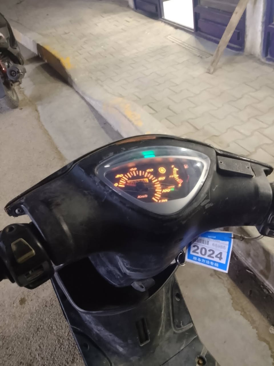 سلام عليكم دراجة ماكس عدالة بلادية مكينة شلعة ومعدل كاملة فول كلهة بلادية ويل بيهة اصلي سعر 650 بيهة مجال الشراي شري تصل وخادم الك ***********,= ***********, مكان غزالية شارع المركز
