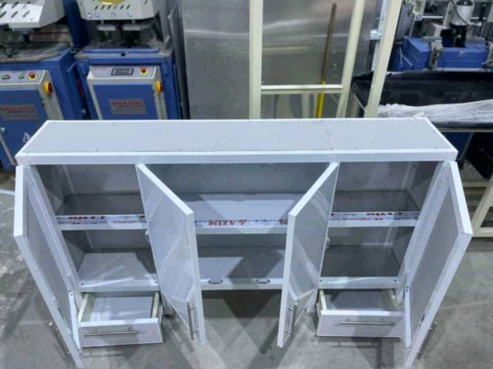 مساءالخير على الجميع عندي غراض مالت بيت كامل كلهن نظيفات وقليل الاستعمال 
غرفة نوم تركية من هوم الحسيني سعرهة650بيه مجال بسيط
قنفات 2كبار 6مقاعد شغل نجار توصاه سعرهن350 طباخ 4عيون مصري فريش نظيف كولش قياس60*60 سعره 125 جرابي عدد 2ام النفر الوحدة ب75استخدام قليل كاونتر مترتين وربع مرمر بيه ملحق سعره350 براد دنكا نظيف كولش الشبح وبيه ثلاجة سعره125 مرجوحة عش 65بدون فراش فراش جديد غير مستخدم نفر سعره35 ميز تواليت 45  بلازما حجم46سعره125