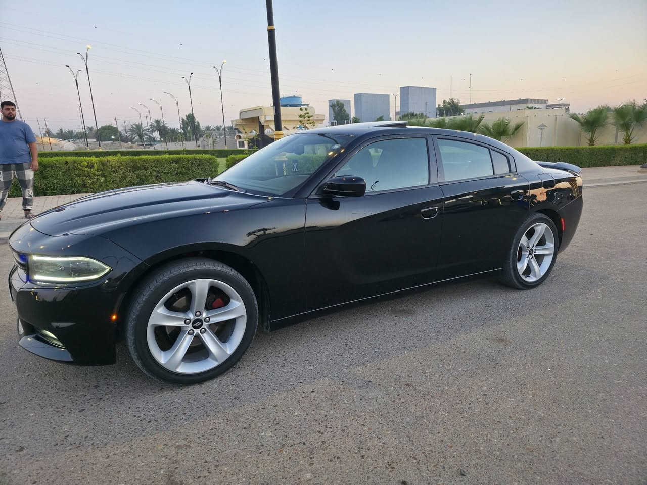 جارجر SXT 2017
كفاله عامه من صبغ وتبديل 
رقم اربيل هزة جديدة 
فتحت سقف 
ماشيه 110
مكان السياره بغداد 
قرب جزيرة بغداد السياحيه 
للاستفسار ***********
