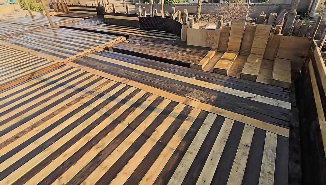 ابو حسين المقاولات العامه ونجارة القالب وصب الكونكريت
وبناء الدور السكنيه  هيكل+تسليم مفتاح 
ونعمل ايضآ في نظام الاقساط المريح 
التواصل ***********
