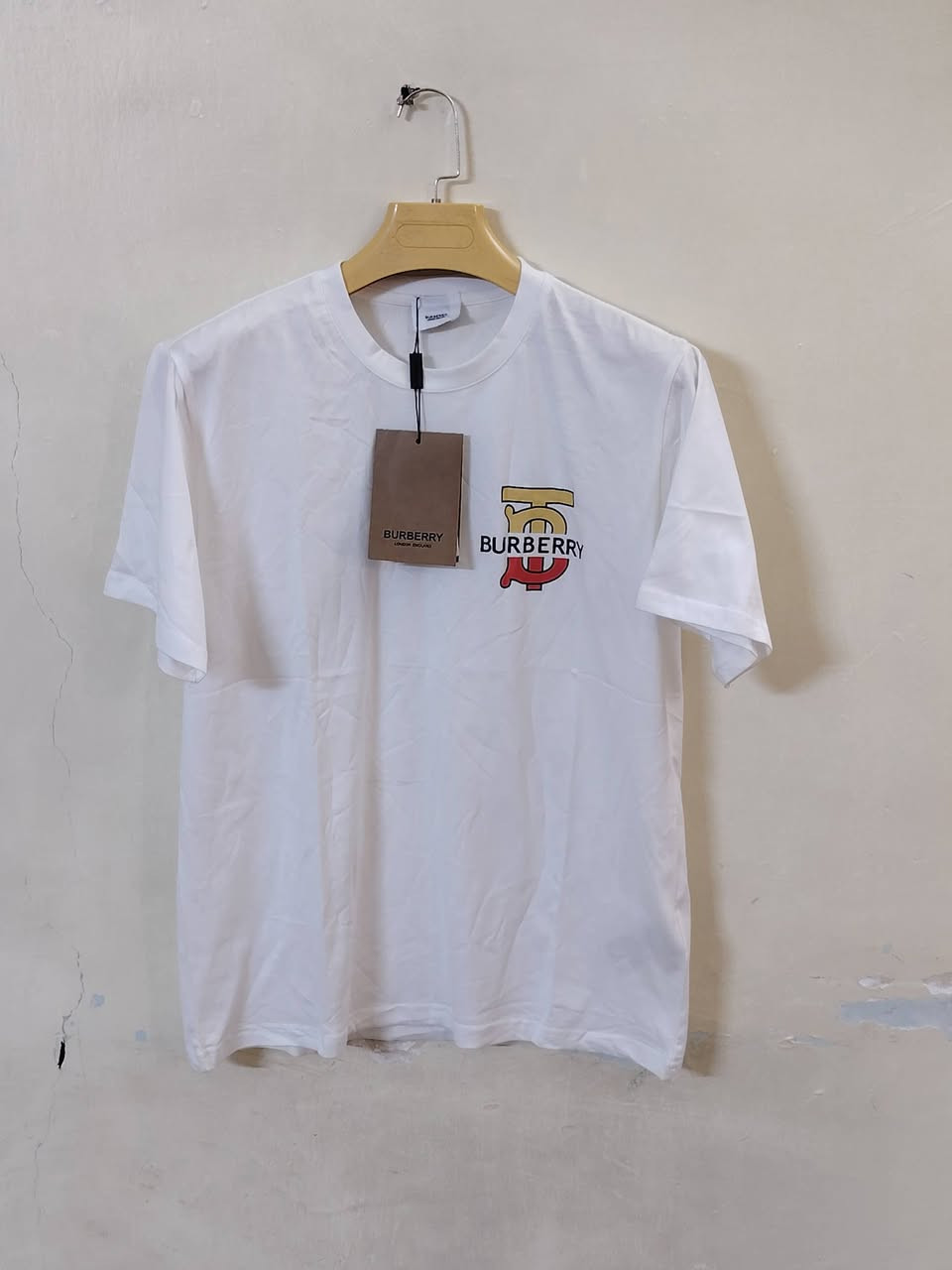 تشيرت بربري اصلي قطن وكالة 
قياس M
تابع الصفحه.فقط ماركات


**إذا كنت صاحب هذا الإعلان وتريد حذفه لأي سبب، رجاءا أرسل رسالة إلى الدعم الفني**