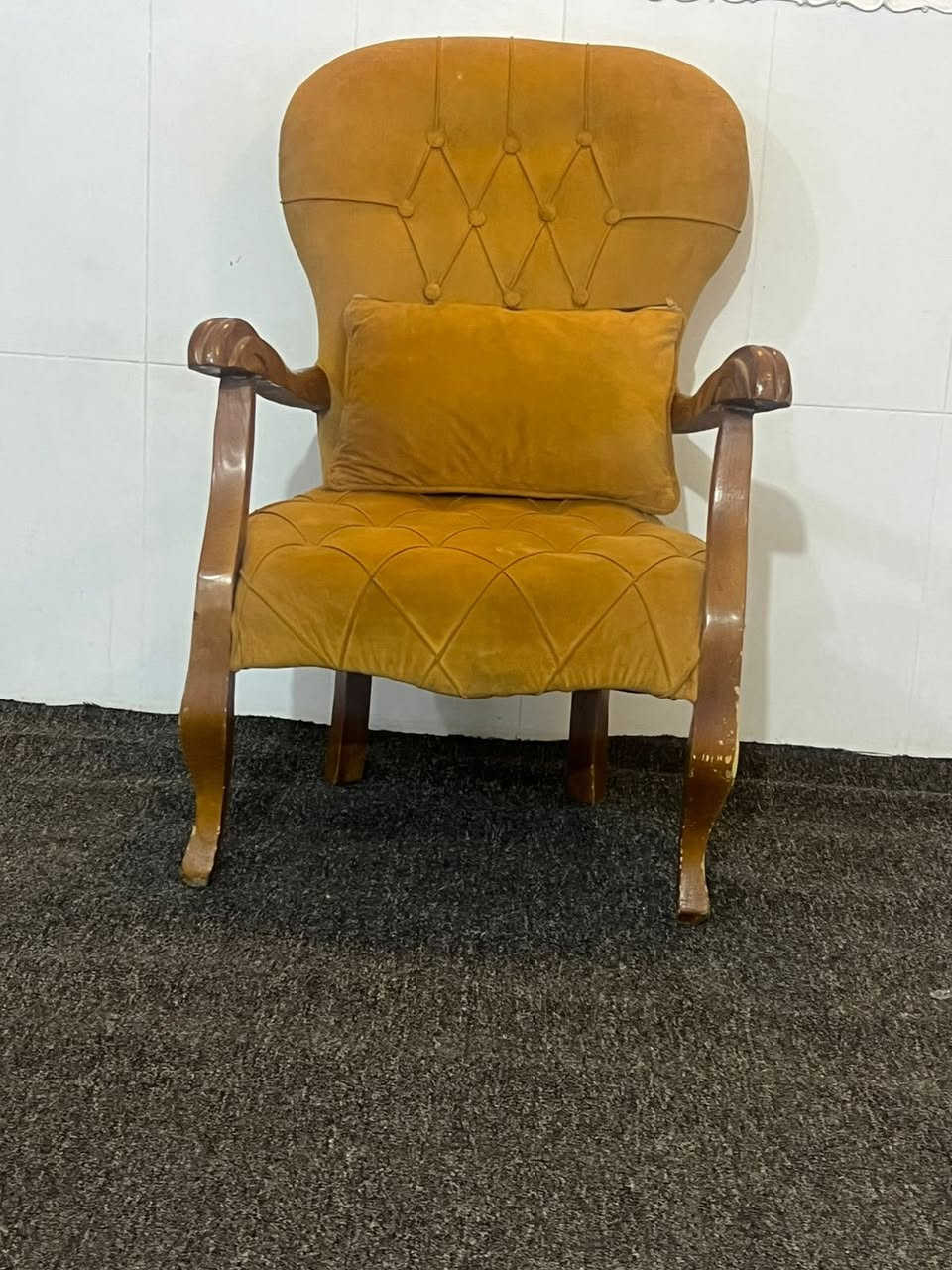 السلام عليكم…… 
تخم تركي نضيف مثل ما واضح بالصور جلد وتر بروڤ سعره 200 مكاني بغداد المشتل ***********
