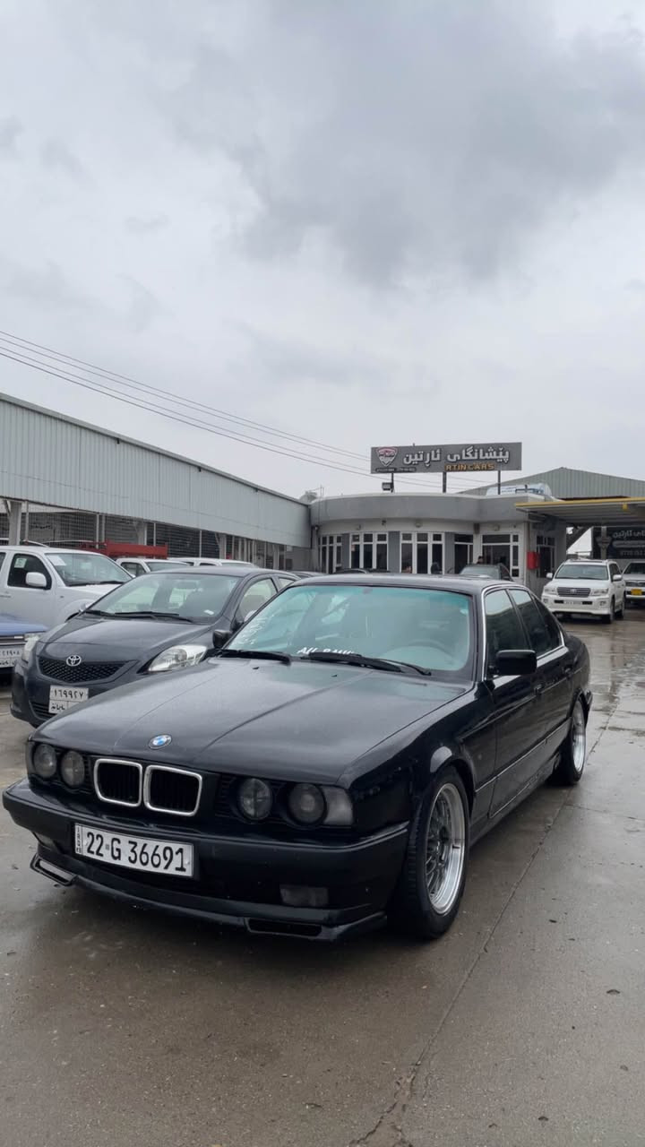 ئەم تاقانیە بۆ فرۆشتن ٥٢٠ گێڕ عادی بیلادیش ٥٢٠ گێڕو مەکینەو ئەکسل بەشەرت قرچێکی پێشی هەیە ناوی نەگرتوە بەحالو نەحال ڕەقەم هەلێر ساحێب سەنەوی لە سلیمانیە تەحویل وەکالە خەرامە بەشەرت ٢ گڵا خەرامەی تیایە دوای مەعامەلە ئەگەڕێتەوەسەیارەکە سرف بوخار 
دوگەڵی نیە تاقانەی جوانی تاقانی قوەت
*********** خایبەر واتسئەپ السليمانية, العراق
